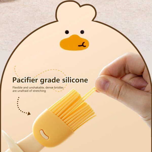OIL DISPENSER SILICON BRUSH 200ML - Image 2